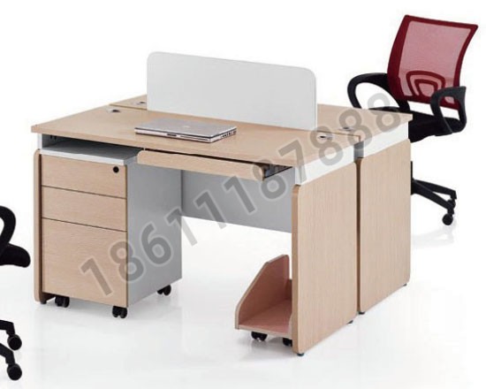 點(diǎn)擊查看商品:木制辦公桌